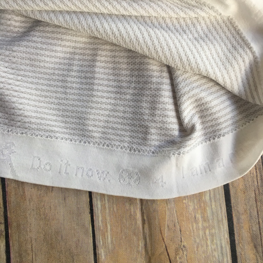 SOLDLululemon tank - Picture 4 of 4